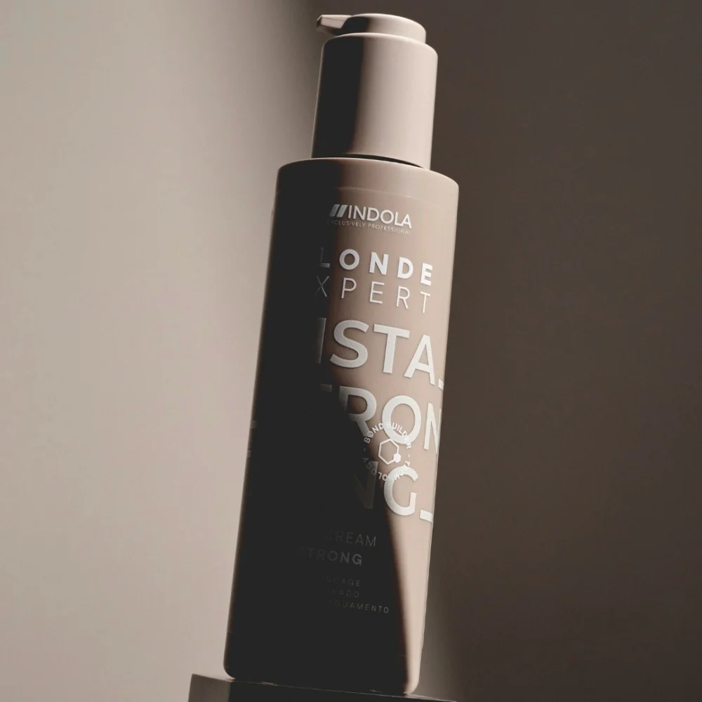 Blonde Expert Insta Strong Leave-In Cream - 145ml - Image 3