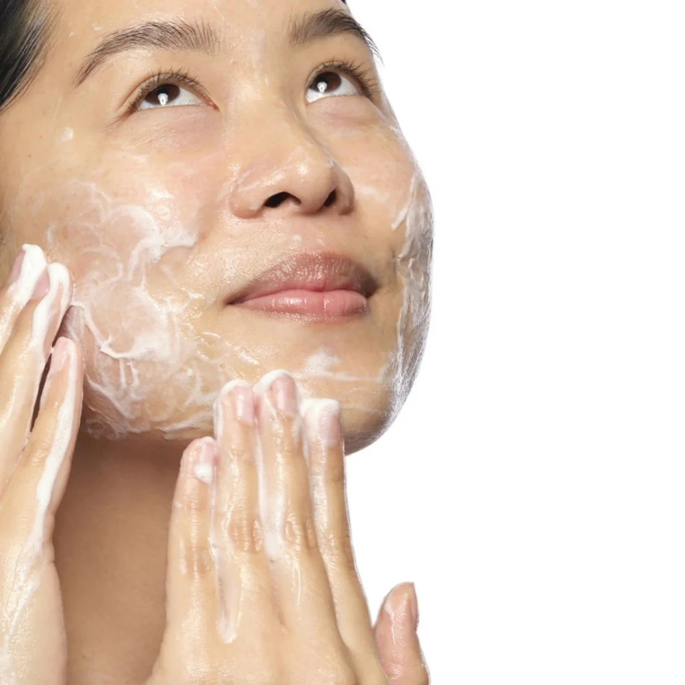 Glucoside Foaming Cleanser - 150ml - Image 3